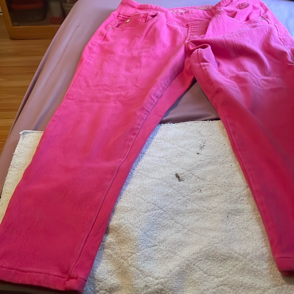 WOMANS BELLE KIM GRAVEL SIZE 12 STRETCH CAPRI JEANS IN HOT PINK